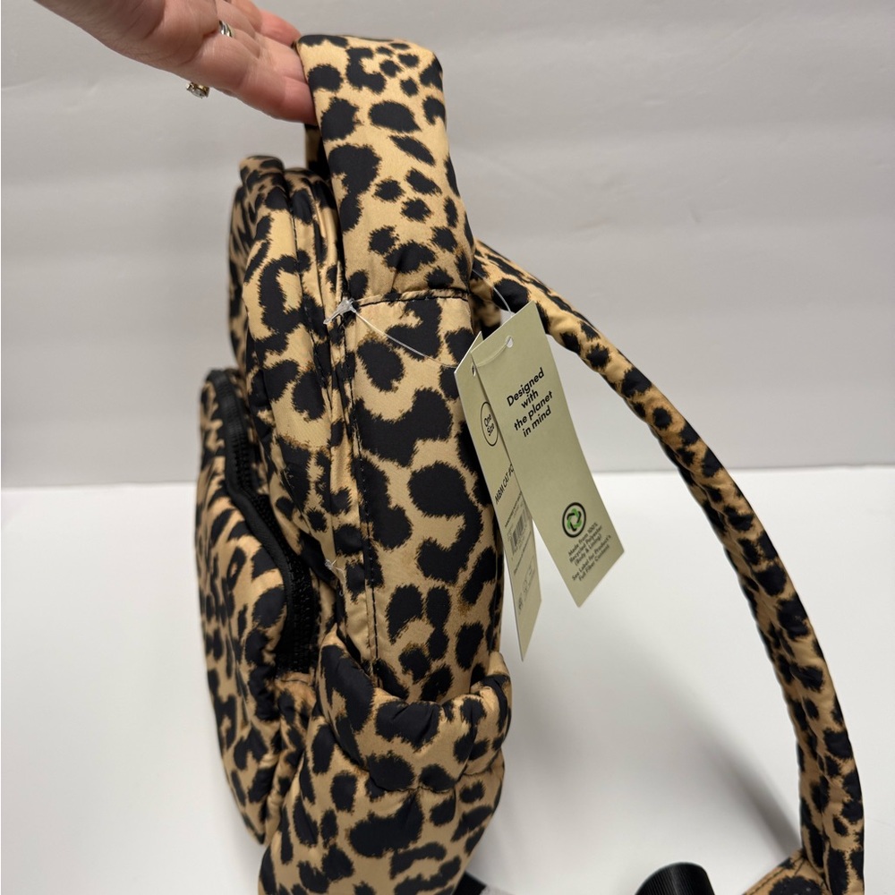 No Boundaries Women’s Hands Free Puffy Mini Backpack, Leopard - Picture 5 of 8